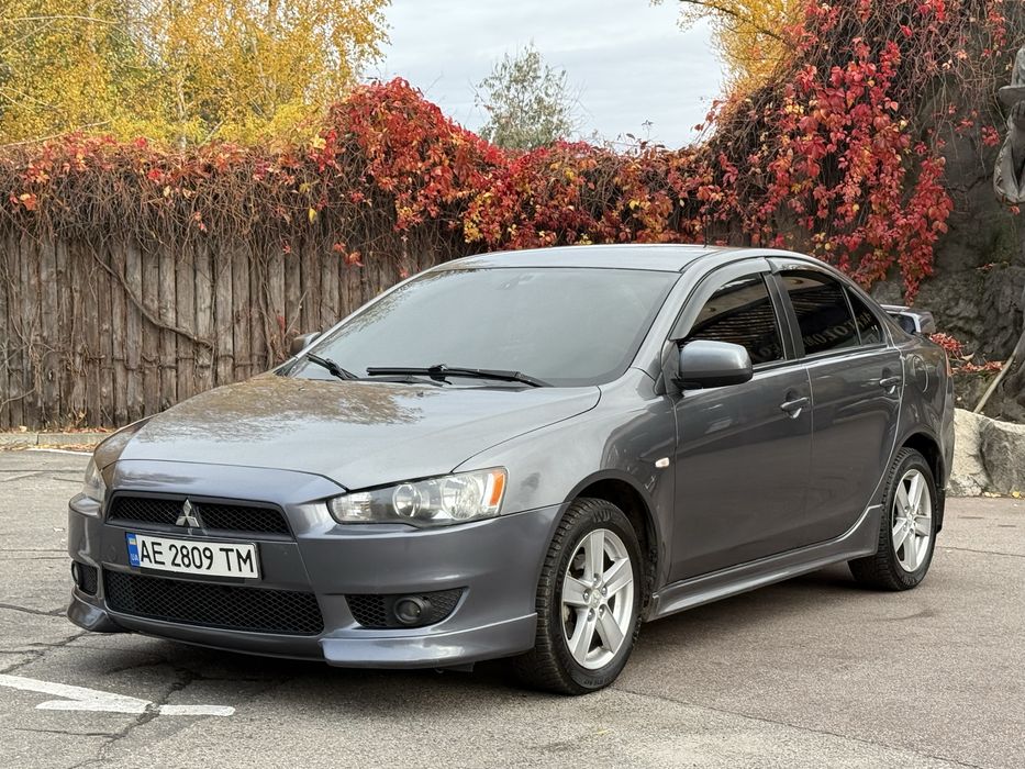 Mitsubishi Lancer 10 2.0 акпп, газ/бензин, не крашен