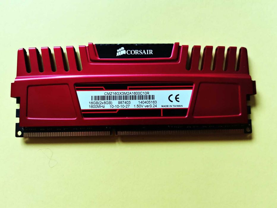 DDR3 8GB CorsaiR VengeAnce 12800 -Komputer