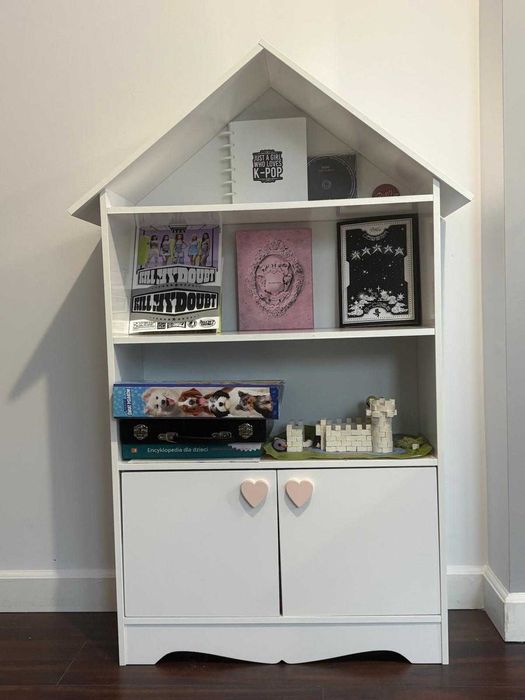 Regał/ domek z półkami