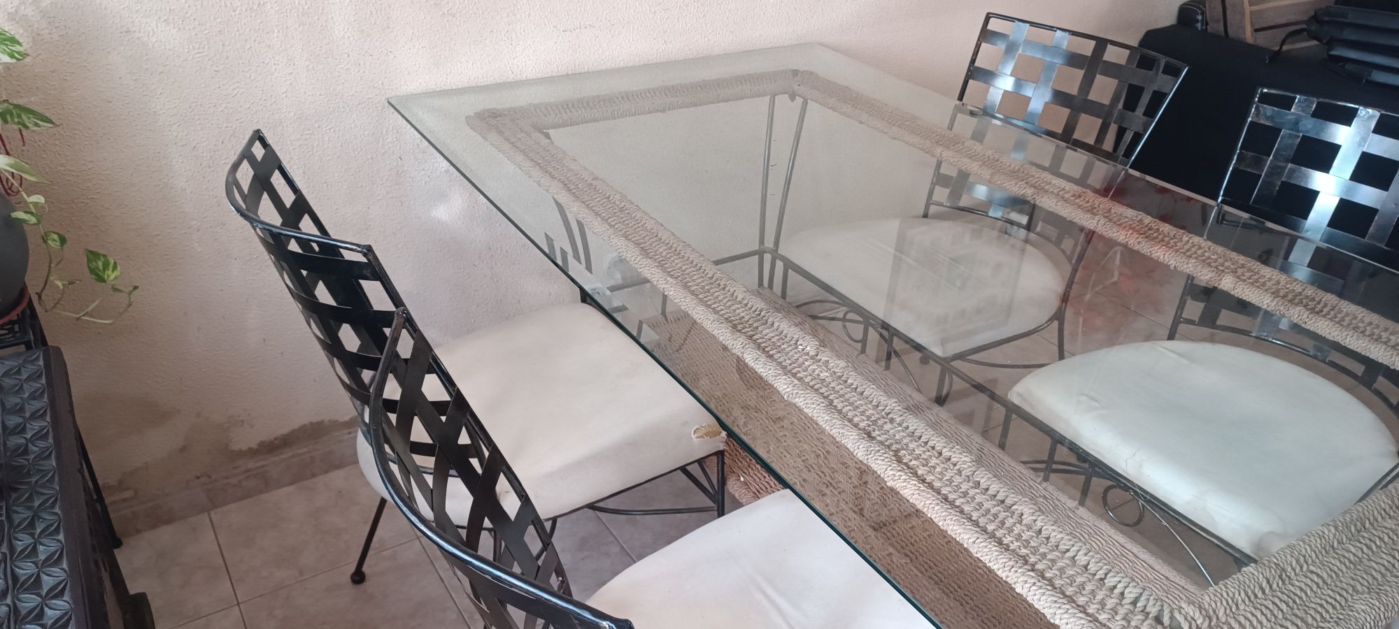 Mesa de Vidro + 4 Cadeiras