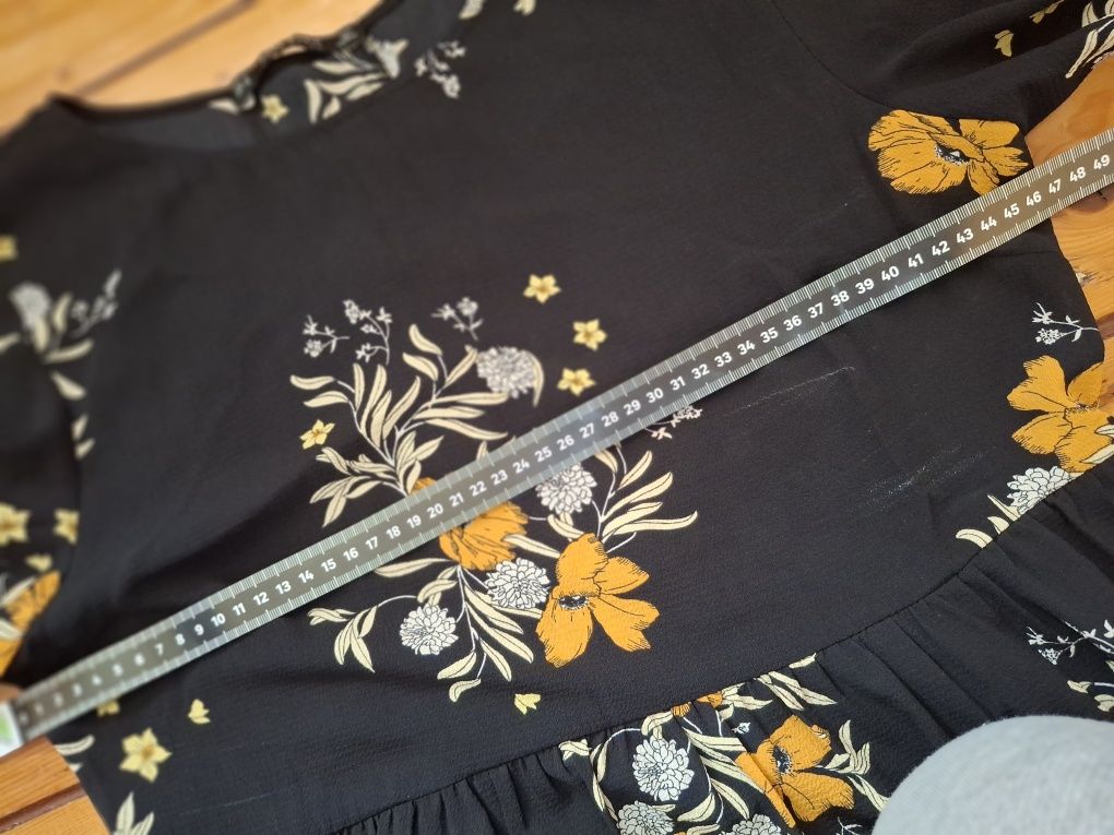 Czarna sukienka w kwiaty Zara basic, roz. M