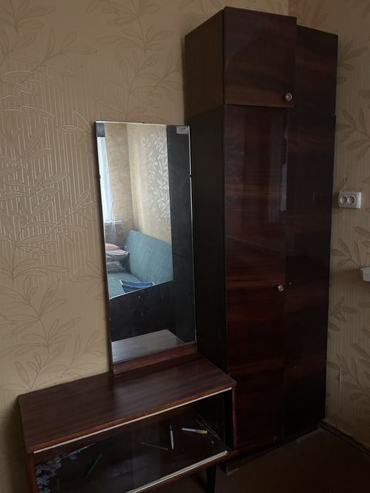 Віддам безкоштовно меблі