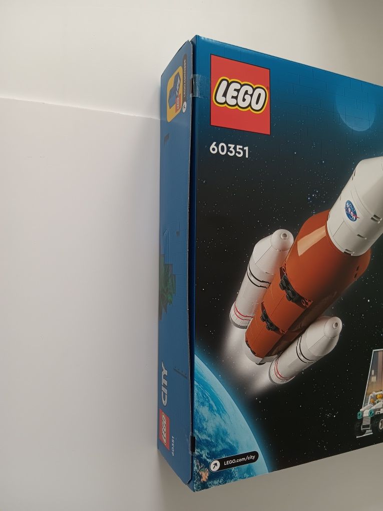 Nieotwarte Lego City 60351-Start rakiety z kosmodromu