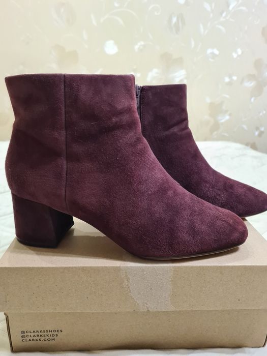 Полусапожки женские CLARKS, 39 размер,UK6,замшевые.