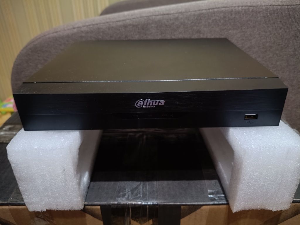 Відеореєстратор Dahua DH-XVR5116HS-I3 HDD purple 4 TB