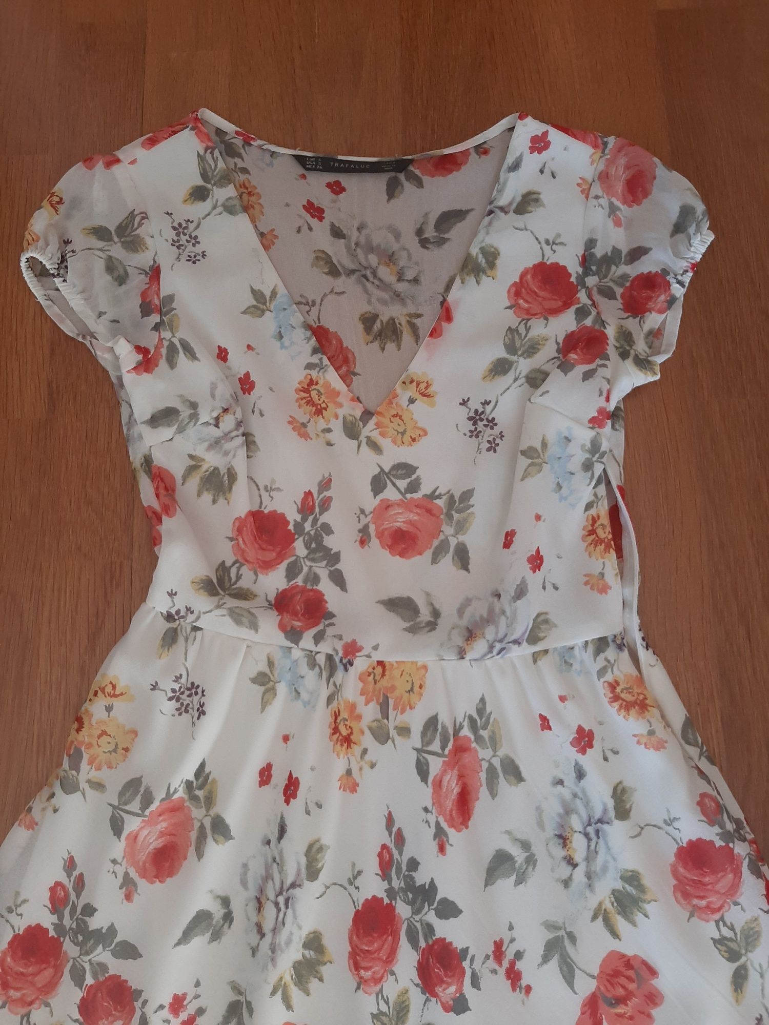 Vestido florido - Zara