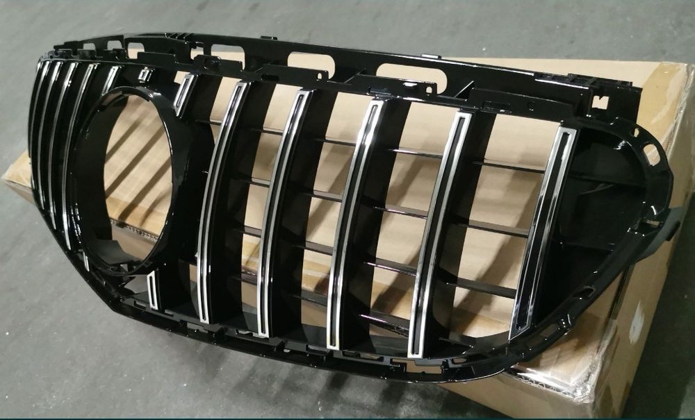Grelha frontal Mercedes Classe E W212 Look AMG GTR ( NOVA )