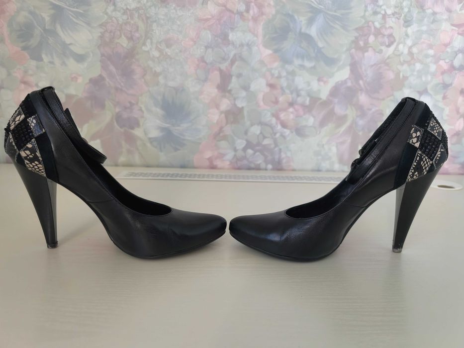 Продам женские кожаные туфли на каблуке фирмы Marinety (37 размер)