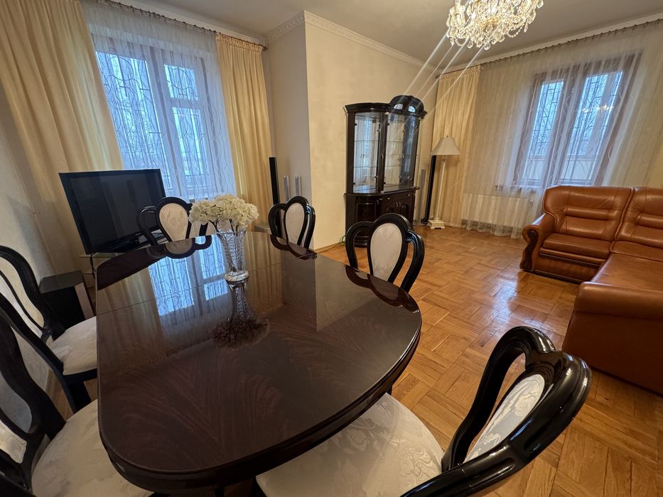 Продаж  3кк з окремим входом та власним гаражем по вул. Привільній