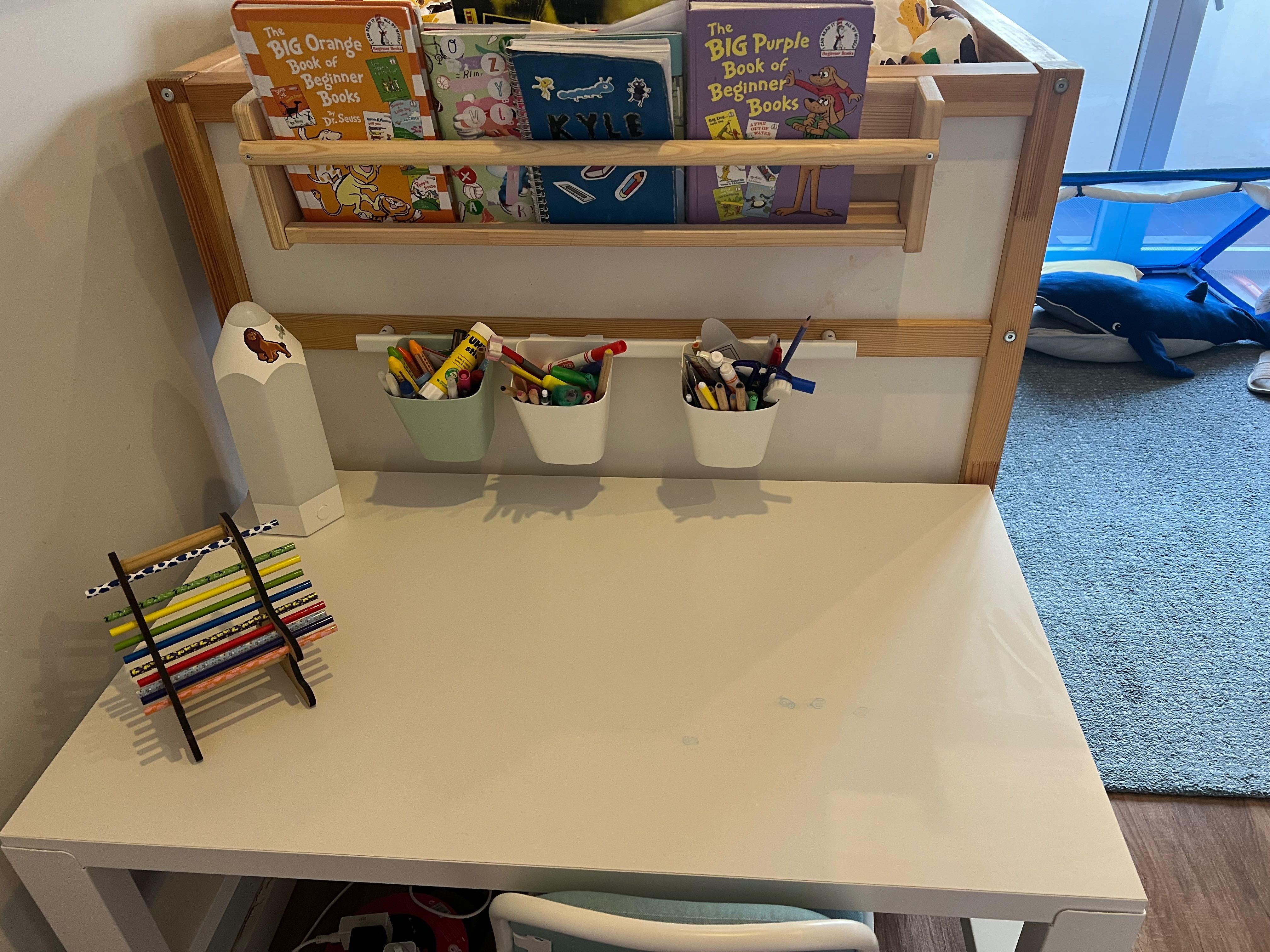 Cama e mesa infantil