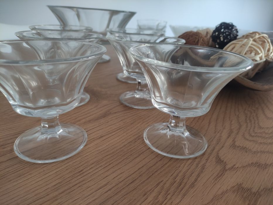 Conjunto de taça e 6 tacinhas