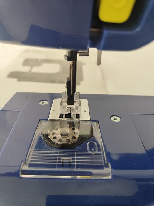 Máquina de Costura mini John Lewiss