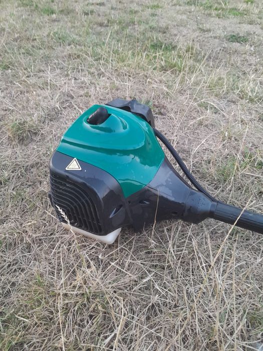 Kosa spalinowa, mało używana.