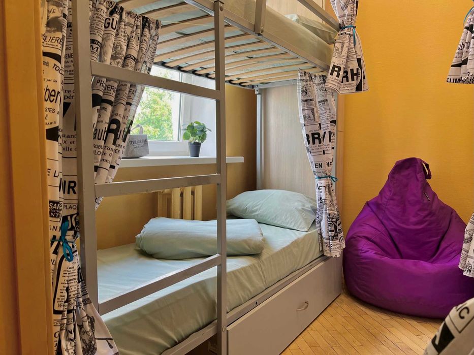 Кімната на 6 осіб, у хостелі біля ботанічного сад імені М. М. Гришка!