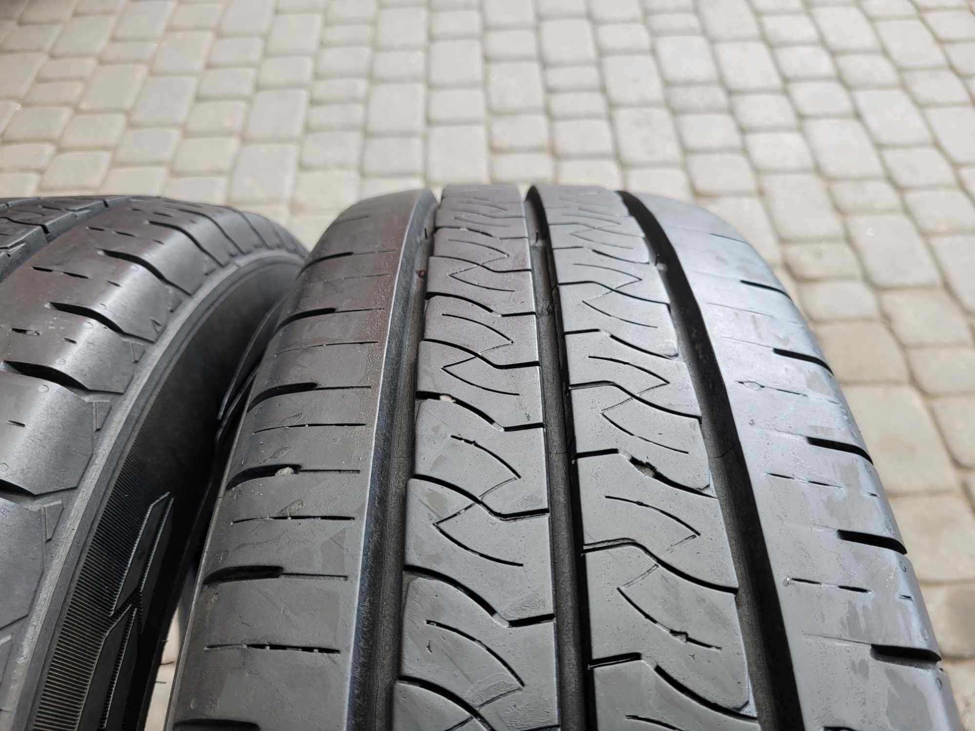215 / 75 R 16 C  Kumho