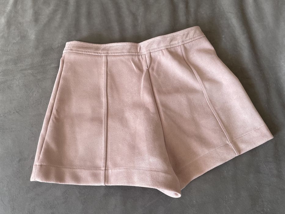 Beżowe szorty spodenki a la zamsz Bershka M 38