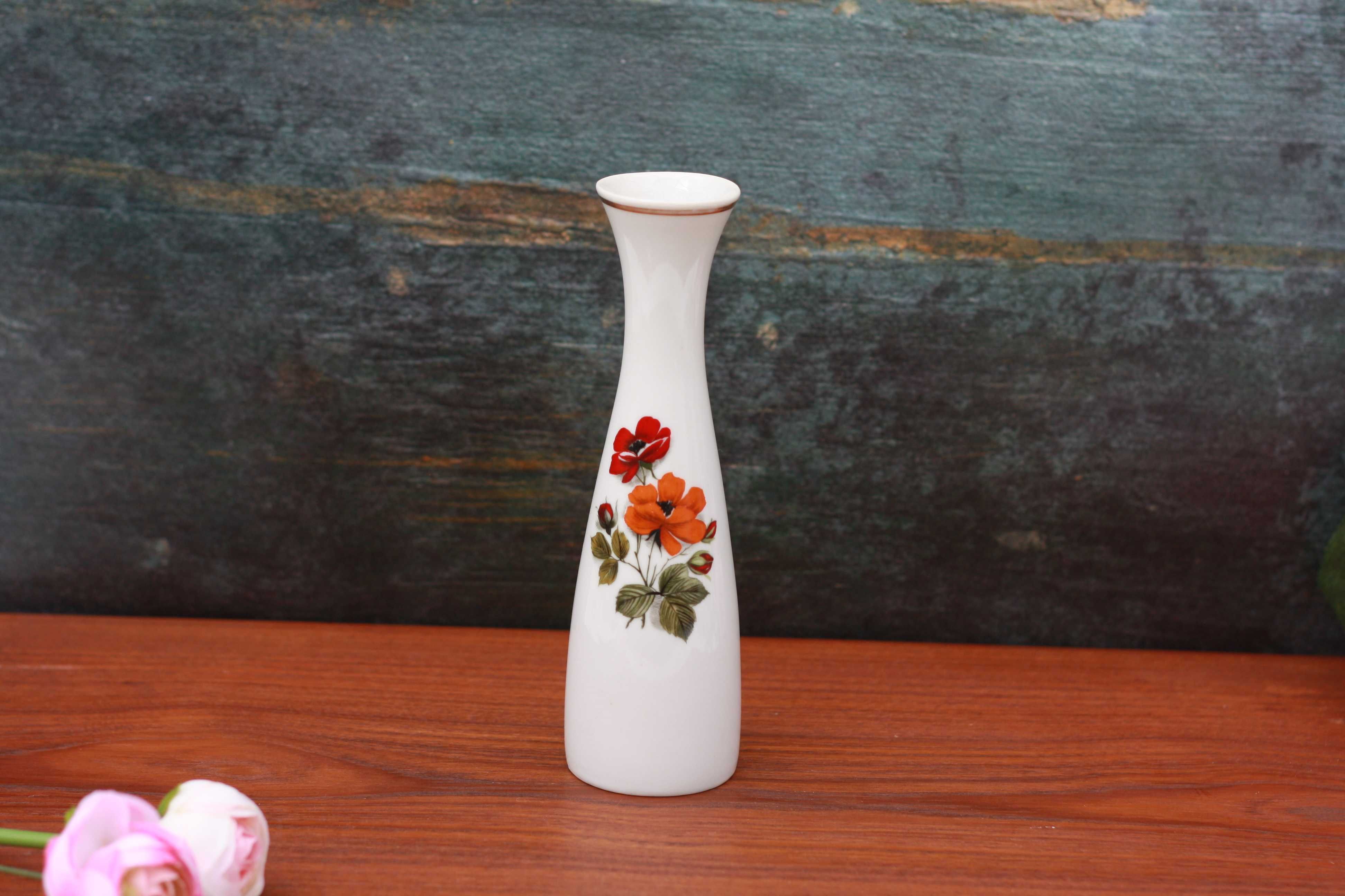 Porcelanowy smukły wazon Bavaria w kwiaty