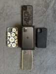 iPhone 11 Pro 64GB + 4 etui