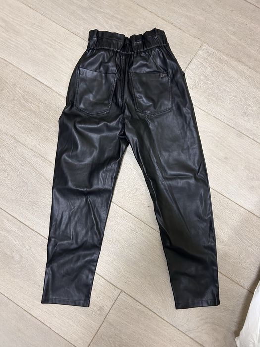 Шкіряні брюки  ZARA