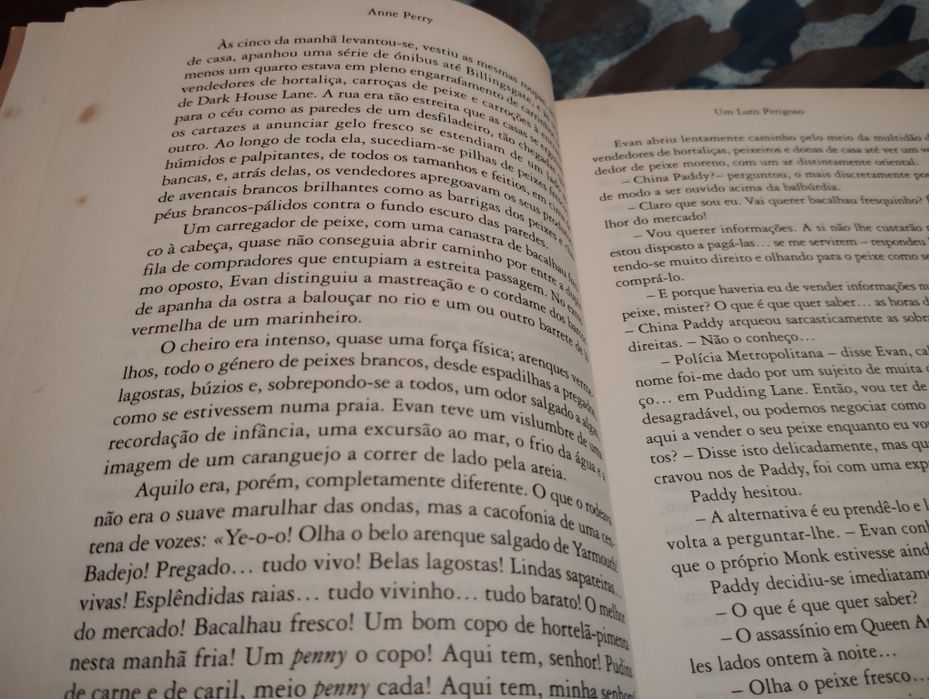 Livro Um Luto Perigoso Usado