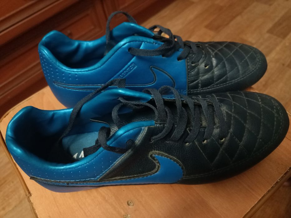 Продам бутси NIKE  р. 40,  р. 38