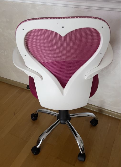 Крісло біло рожеве