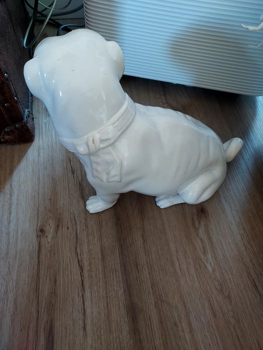 Bulldog em cerâmica branco