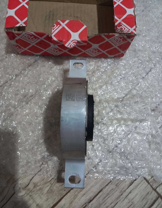 Podpora wału z łożyskiem BMW  44563