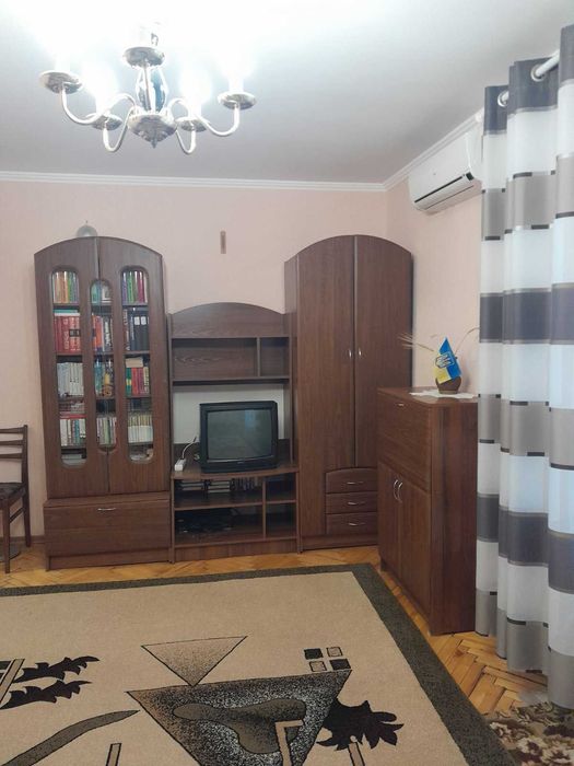 Сдам двухкомнатную на Чаривной