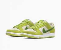 Nike sb dunk apple