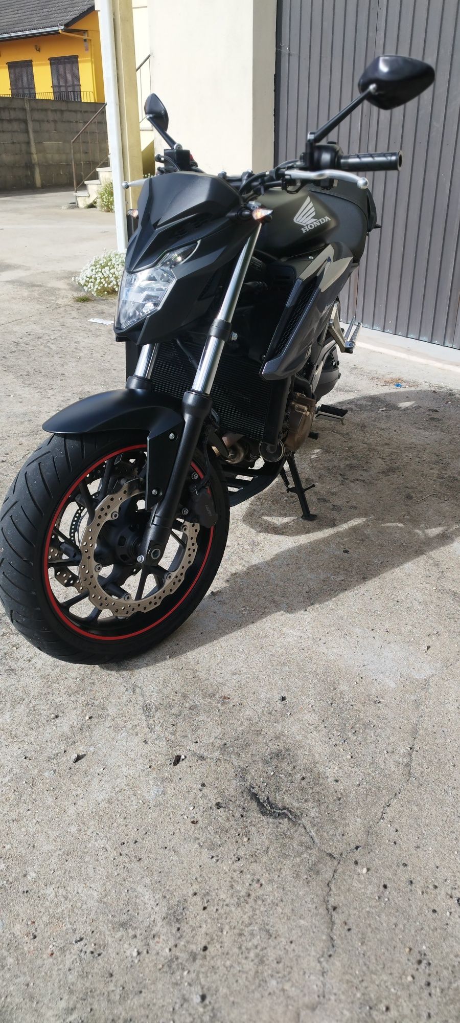 Honda CB650F 2018/13.500km. Somente venda.