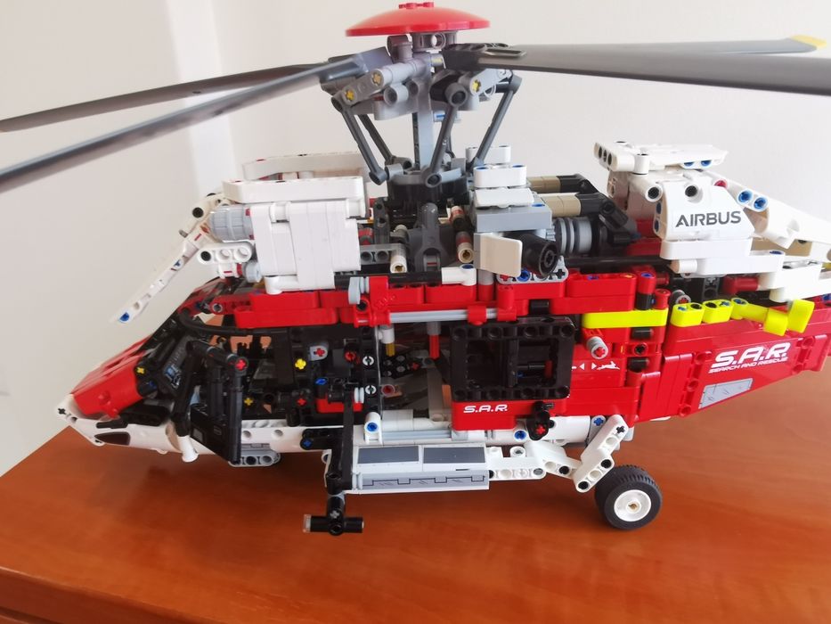 Lego 42145 Airbus H175 Rescue helicopter