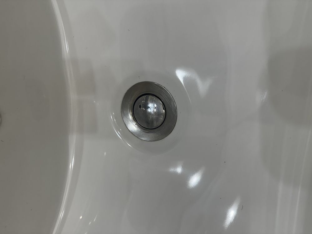 Movel de WC com tampo de ceramica e torneira