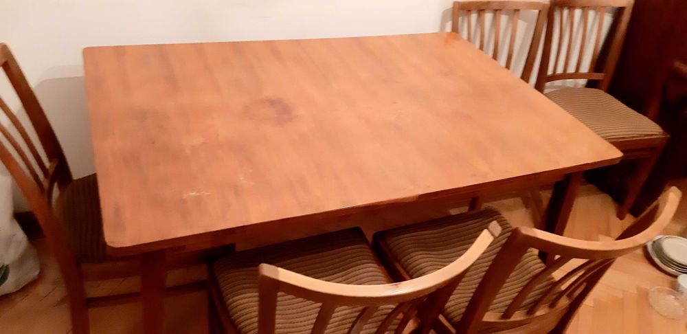 Sprzedam używany stół z krzesłami