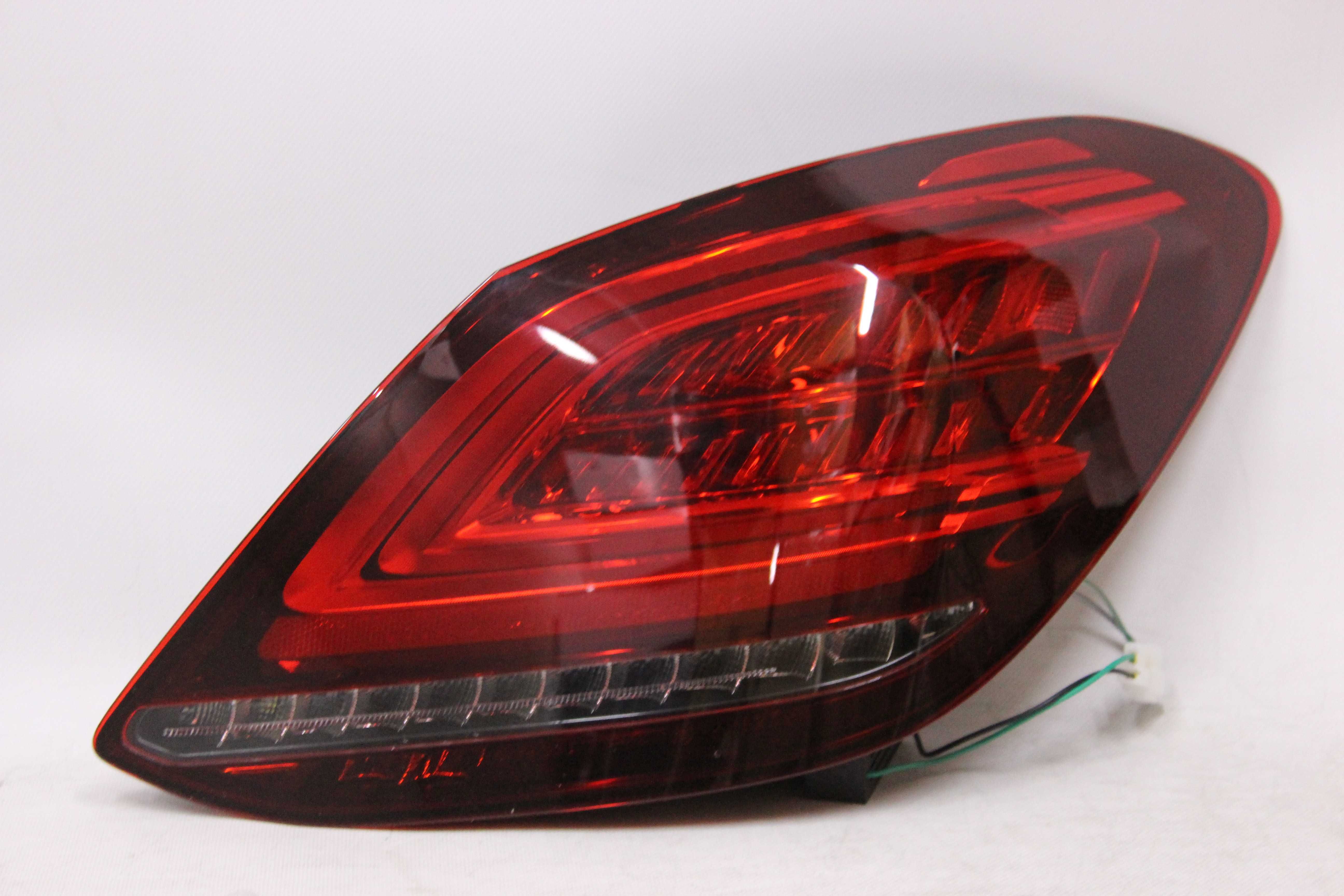 Lampy tył tylne Mercedes C W205 r. 14-18 LED BAR NEON Dynamiczne NOWE