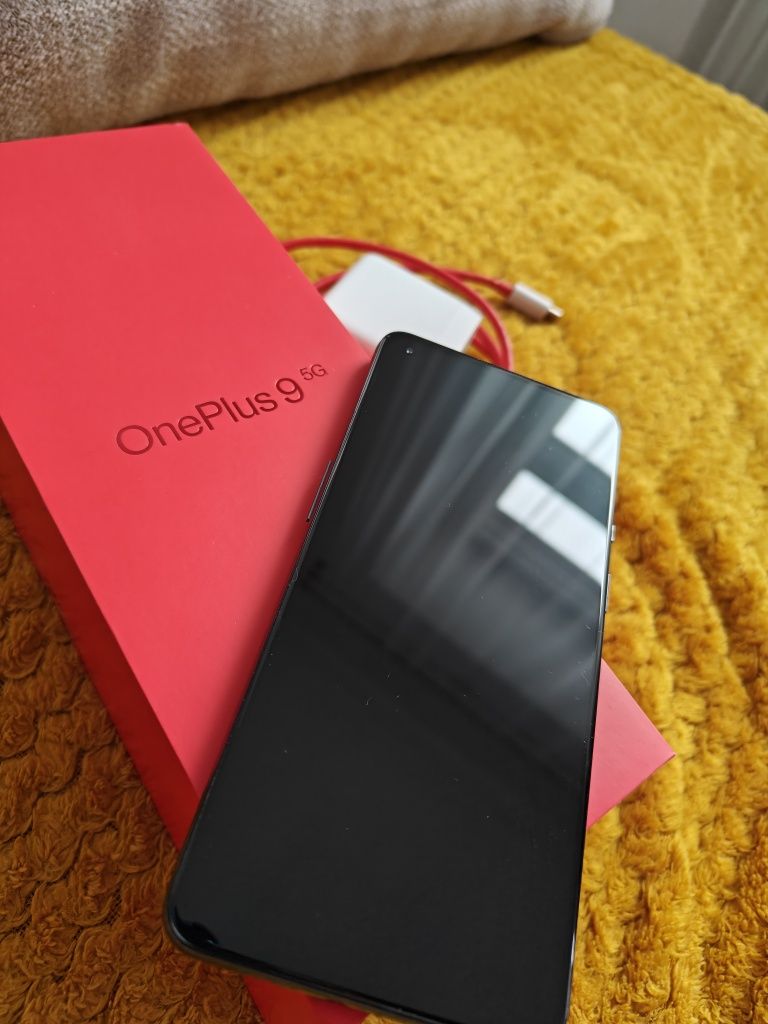 Sprzedam telefon OnePlus 9,  8/128GB + etui OnePlus GRATIS