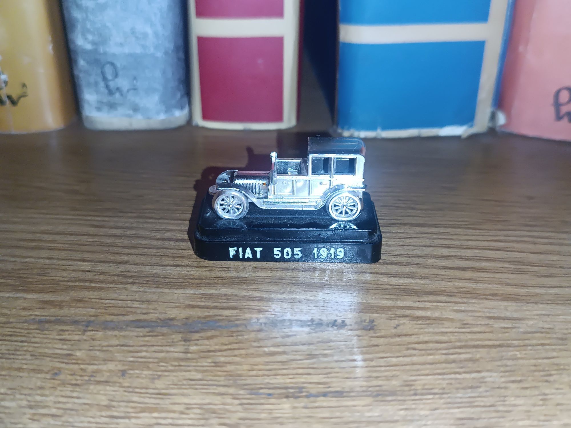 Miniaturowe samochody z dawnych lat lata 70