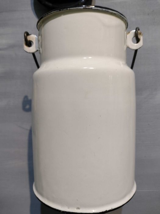 Stara kanka z pokrywką na mleko, 1 l, Emalia Olkusz, pamiątki PRL