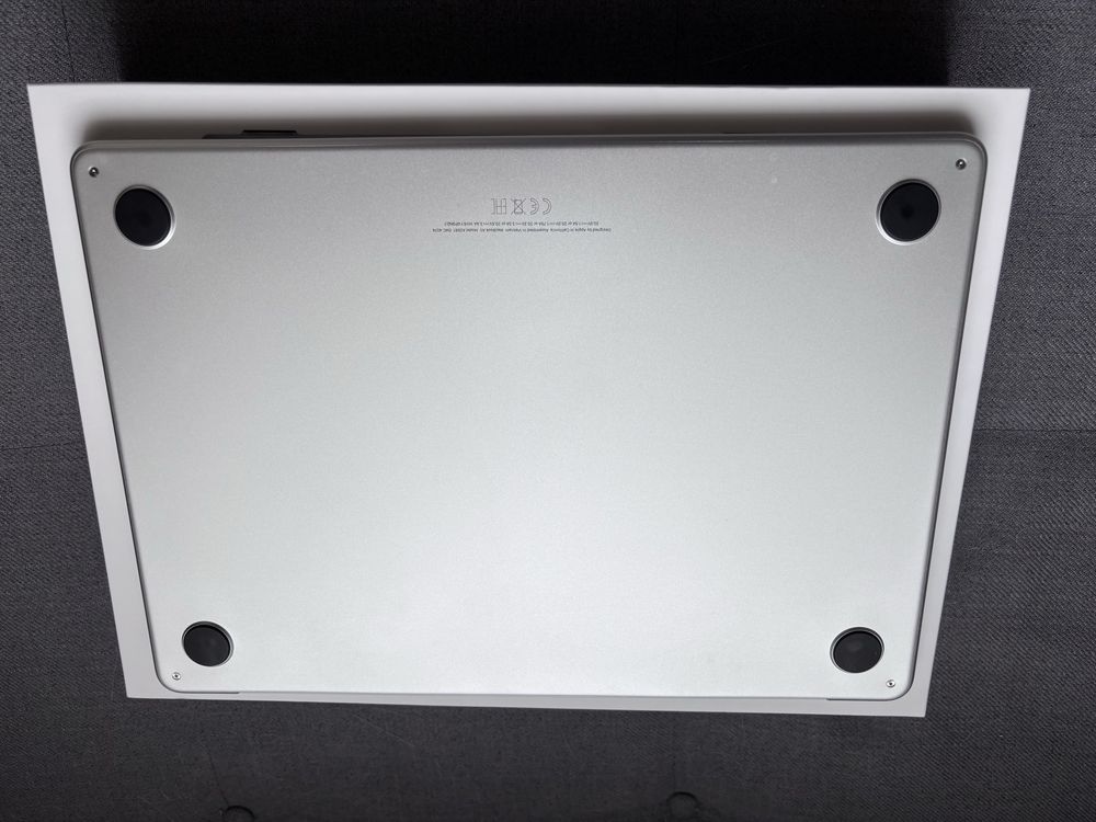 MacBook Air Apple 13 cali czip M2 srebrny 16GB RAM 256GB bateria 100%