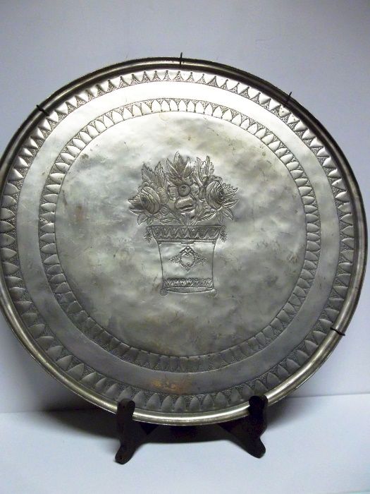 grande antigo prato de decoração em latão com estanho-trabalhado á mão