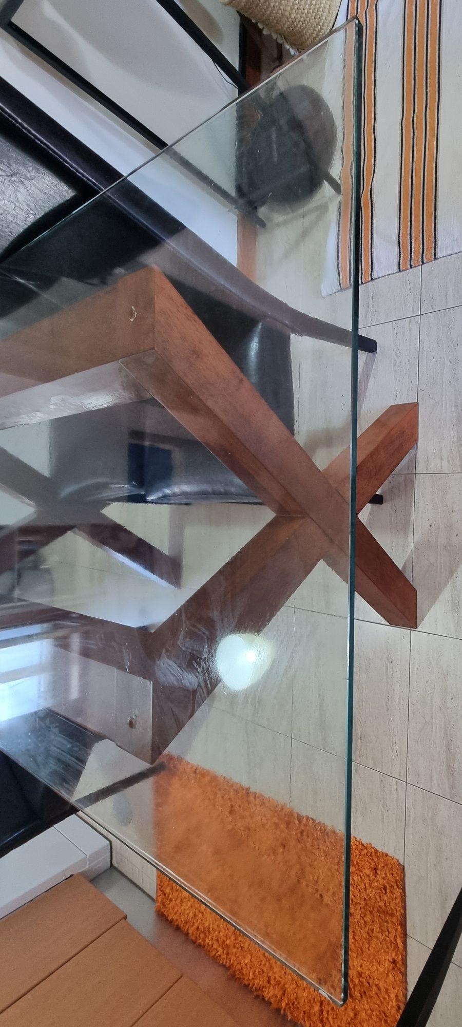 Mesa de sala de jantar, tampo em vidro