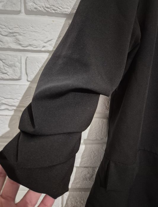 Dłuższa czarna marynarka uni sm