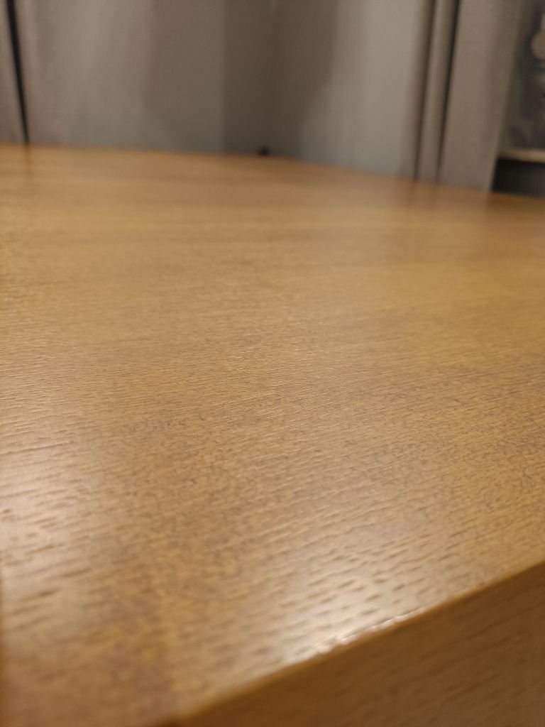 Duży stół brązowy