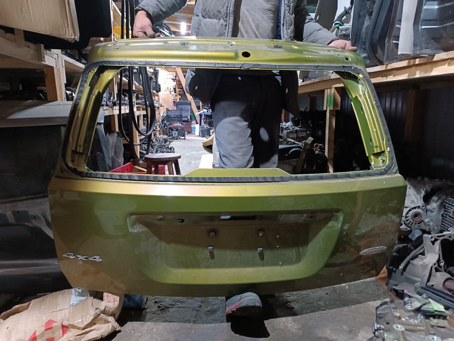 Продам ляду ляда крышка багажника джип компас 11-16