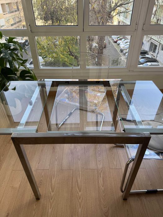 Mesa de Vidro IKEA + 2 Cadeiras Acrílicas