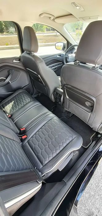 Ford Kuga      2017