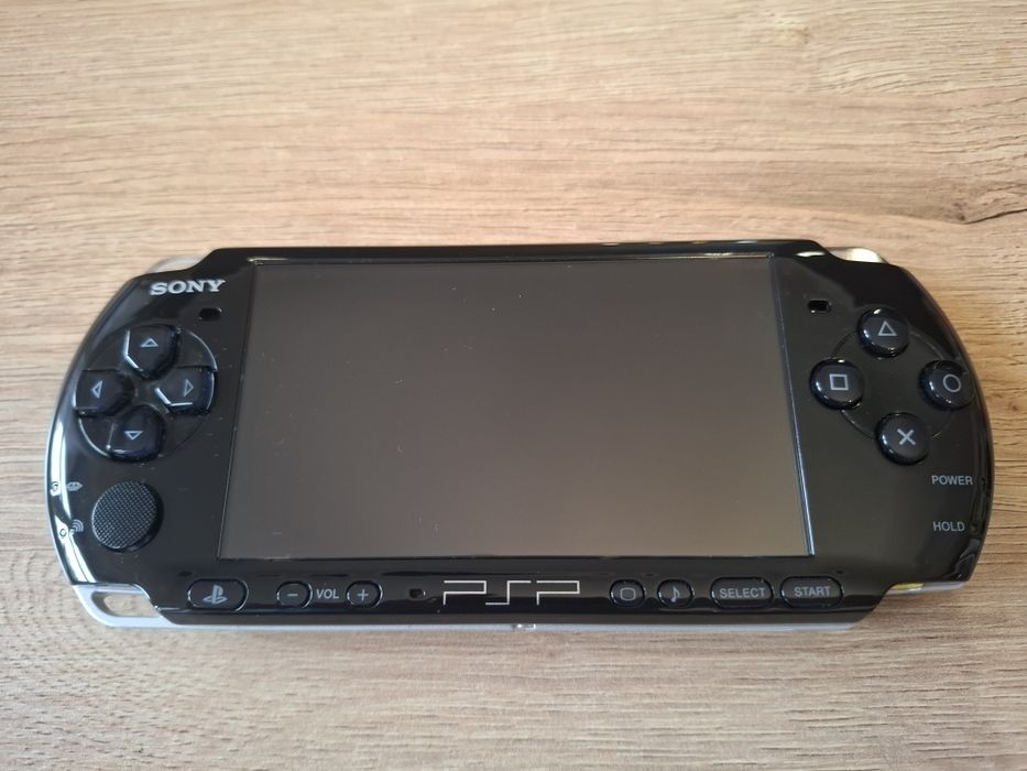 Konsola PSP + 7 gier