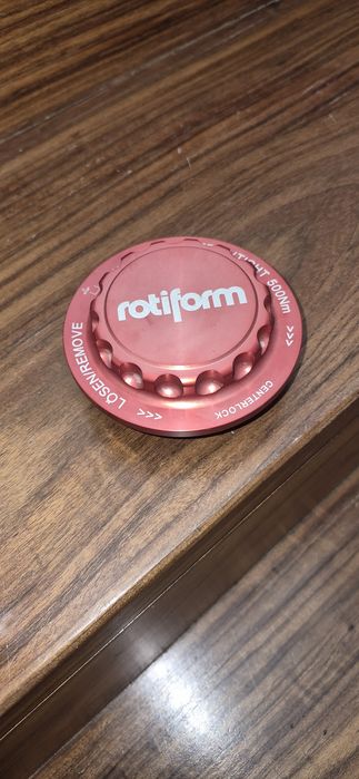 Center lock  rotiform