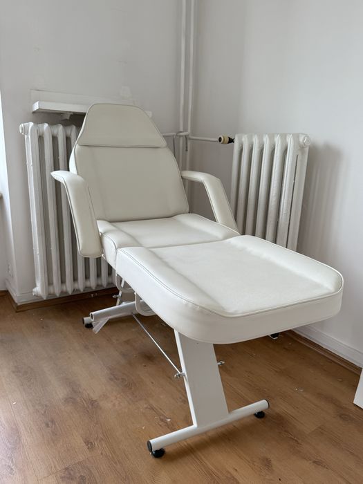 Łóżko kosmetyczne / do masażu /pedicure