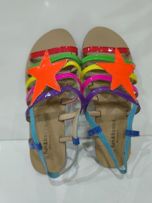 Sandálias Coloridas Fun&Basic